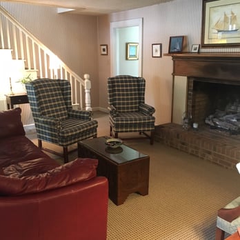 The Inn At Oriental - View of the living room from my door - Hotels Near Me - Oriental, North Carolina The Inn At Oriental - View of the living room from my door - Hotels Near Me - Oriental, North Carolina