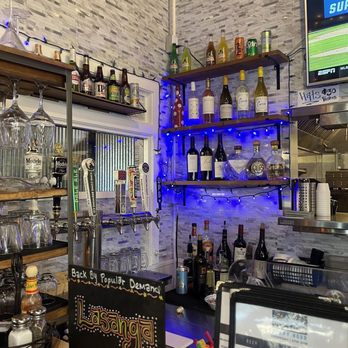 Vechos Eatery - Bar setup- super cute - American Near Me - Sacramento, California Vechos Eatery - Bar setup- super cute - American Near Me - Sacramento, California
