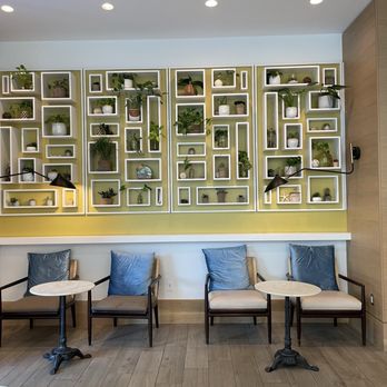 Eskpades Coffee & Cocktail Bar