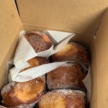 Leonard's Bakery - Original, cinnamon malasadas - Bakeries Near Me - Waipahu, Hawaii Leonard's Bakery - Original, cinnamon malasadas - Bakeries Near Me - Waipahu, Hawaii