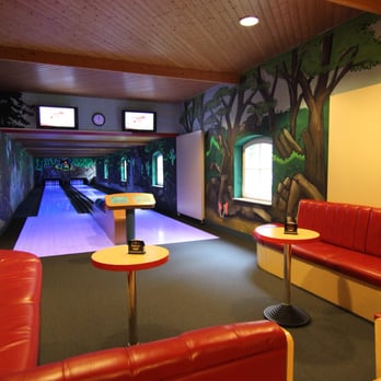 Rabenauer Mühle - Blick auf beide Bowlingbahnen mit Lounge. - German Near Me - Rabenau, SN