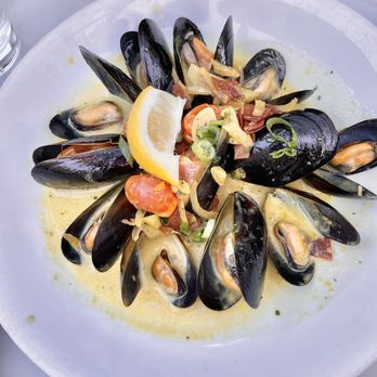 Cascal - Mussels in a Saffron Cream Sauce - Tapas Bars Near Me - Mountain View, California Cascal - Mussels in a Saffron Cream Sauce - Tapas Bars Near Me - Mountain View, California