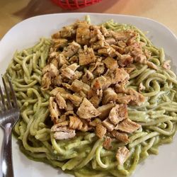 Ana's Kitchen - Green spaghetti with grilled chicken.