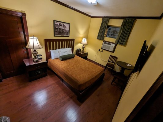 Hotel Apache by null