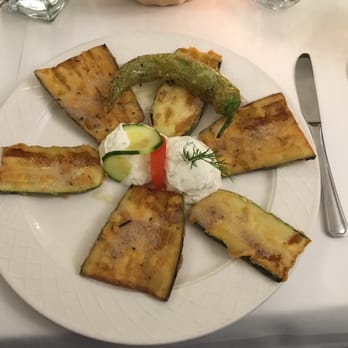 Dionyssos Im Hirsch - Gebackene Aubergine und Zucchini (Vorspeise) - Wine Bars Near Me - Stuttgart, BW