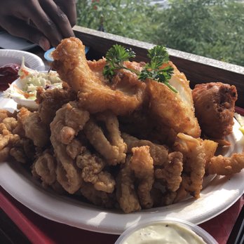 Flo's Clam Shack - Fisherman's platter - Seafood Near Me - Middletown, Rhode Island