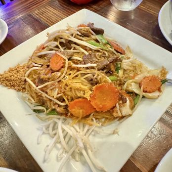 Thai Terrace - Beef Pad Thai - Thai Near Me - Sacramento, California