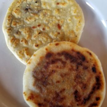 Pupusería El Pulgarcito - Pupusa de Maíz y de Arroz - Latin American Near Me - Rosarito, BCN