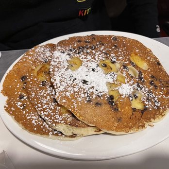 Colonial Diner - Banana & Chocolate Chip Pancakes - Diners Near Me - Lyndhurst, New Jersey Colonial Diner - Banana & Chocolate Chip Pancakes - Diners Near Me - Lyndhurst, New Jersey