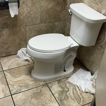 Catfish Round Up - Disgusting toilet straw. - Fish & Chips Near Me - Seminole, Oklahoma
