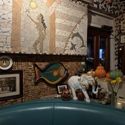 Dwight's Bistro - Decor. Mosaics beautiful.