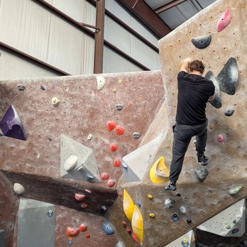 Movement - Sunnyvale - Though it's not a dedicated bouldering gym there is still a good variety - Climbing Near Me - Sunnyvale, California