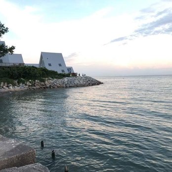 Chalet On the Lake - Vacation Rentals Near Me - Stevensville, Michigan