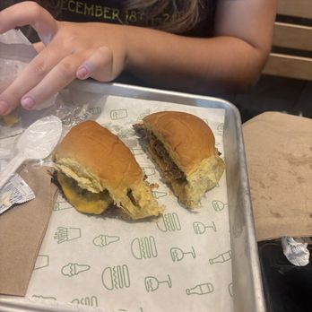 Shake Shack Sawgrass Mills - Cheeseburger - Fast Food Near Me - Sunrise, Florida Shake Shack Sawgrass Mills - Cheeseburger - Fast Food Near Me - Sunrise, Florida