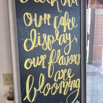 B Cupcakes - Bakeries Near Me - Apopka, Florida
