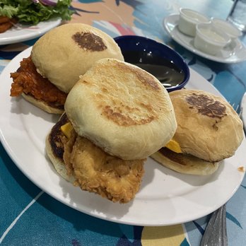 Vernon’s Lakeside - Trio sliders - American Near Me - Seven Point, Texas Vernon’s Lakeside - Trio sliders - American Near Me - Seven Point, Texas
