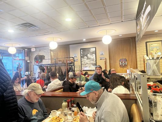 Lou Mitchell's by null