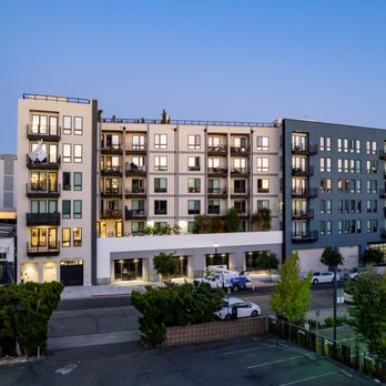 Axis - Apartments Near Me - Oakland, California Axis - Apartments Near Me - Oakland, California