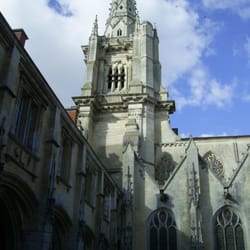 Cathédrale Notre-Dame de L'Assomption - Le clocher de la cour.
