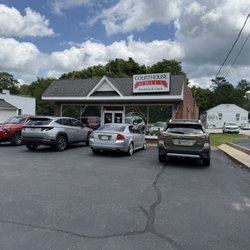 Courthouse Pizza & Market - Front of restaurant