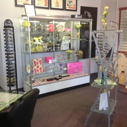 Distinctive Eyewear - Check out distinctive-eyewear.com and save 20% off the Eyewear of the Month!