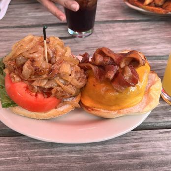 The Blazer Pub - Blazer Burger beer Coca Cola - Burgers Near Me - North Salem, New York
