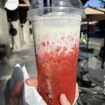 Bober Tea - Strawberry Chizu Green Tea, nice - Bubble Tea Near Me - Sacramento, California