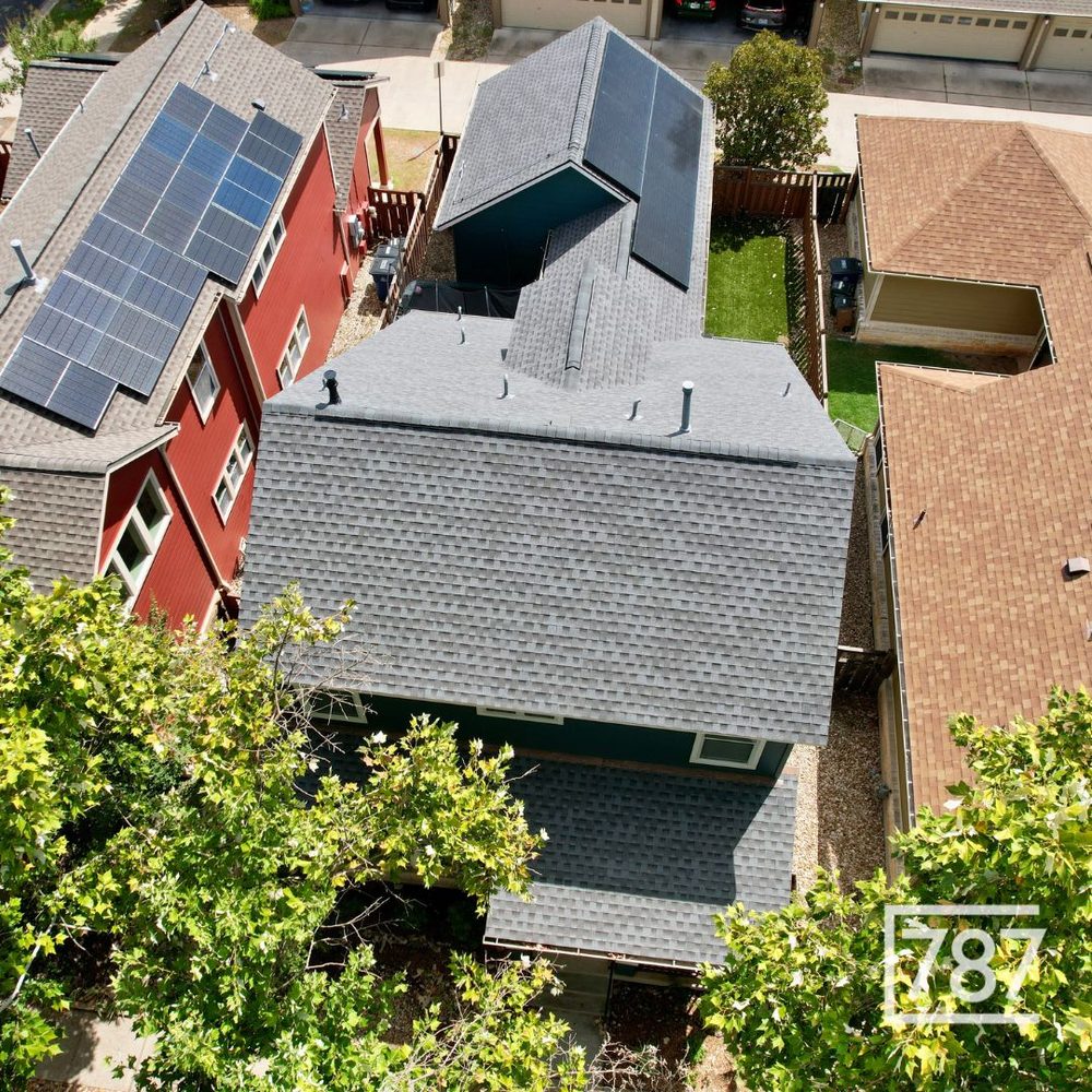 Slide of 787 Construction