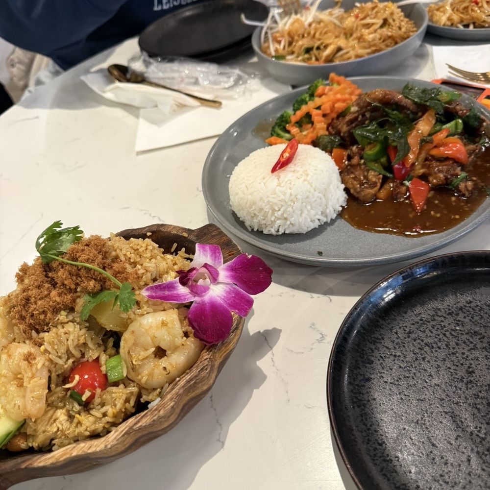 Dok Khao Thai Eatery - Thai Near Me - Columbia, Maryland