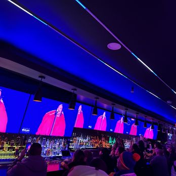 79 Amigo Bar - people sitting at the bar - Sports Bars Near Me - New York, New York 79 Amigo Bar - people sitting at the bar - Sports Bars Near Me - New York, New York