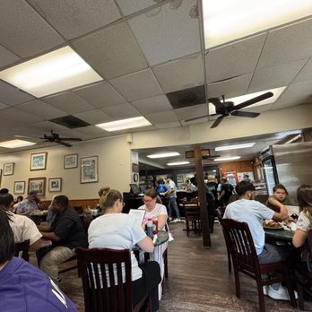 Clary's Cafe - Dining room - Breakfast & Brunch Near Me - Savannah, Georgia Clary's Cafe - Dining room - Breakfast & Brunch Near Me - Savannah, Georgia