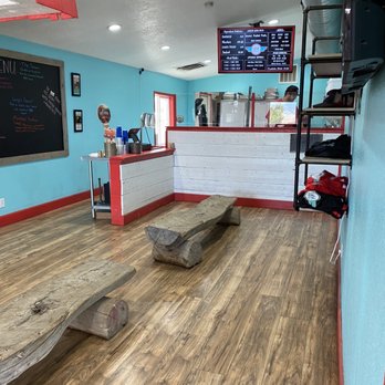 Idk BBQ - Interior - Barbeque Near Me - Tropic, Utah