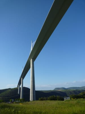 Viaduc de Millau by null