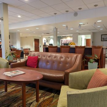 Hampton Inn White River Junction - Lobby - Hotels Near Me - White River Junction, Vermont