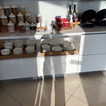 Air Canada Maple Leaf Lounge - Airport Lounges Near Me