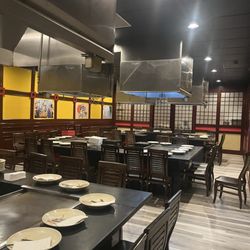 Ginza Japanese Steakhouse - Dining area