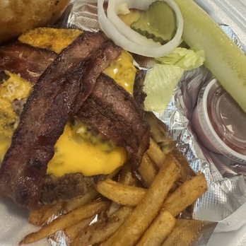 90 Proof Bar & Grill - Smash Bacon CHS Burger - Bars Near Me - San Antonio, Texas 90 Proof Bar & Grill - Smash Bacon CHS Burger - Bars Near Me - San Antonio, Texas