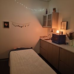 Pink Moon Massage Studio