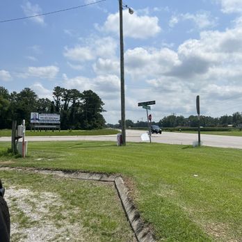 Currituck Feed And Seed - Intersection where it's located - Nurseries & Gardening Near Me - Currituck, North Carolina Currituck Feed And Seed - Intersection where it's located - Nurseries & Gardening Near Me - Currituck, North Carolina
