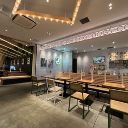 シェイクシャック 二子玉川店 - Book a Table - Updated November 2025