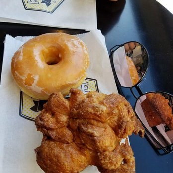 Kettle Glazed Doughnuts - Donuts Near Me - Hollywood, California Kettle Glazed Doughnuts - Donuts Near Me - Hollywood, California