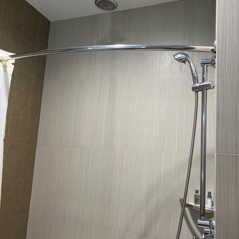 BLVD Hotel & Studios - Shower and Rain shower - Hotels Near Me - Studio City, California BLVD Hotel & Studios - Shower and Rain shower - Hotels Near Me - Studio City, California