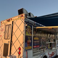 Mariscos German - The truck.