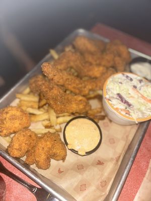 Lucille's Smokehouse Bar-B-Que by null