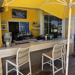 Hotel Paseo - Bar by the pool.
