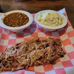 Lottie Bell's Bbq - Pulled pork with 2 sides