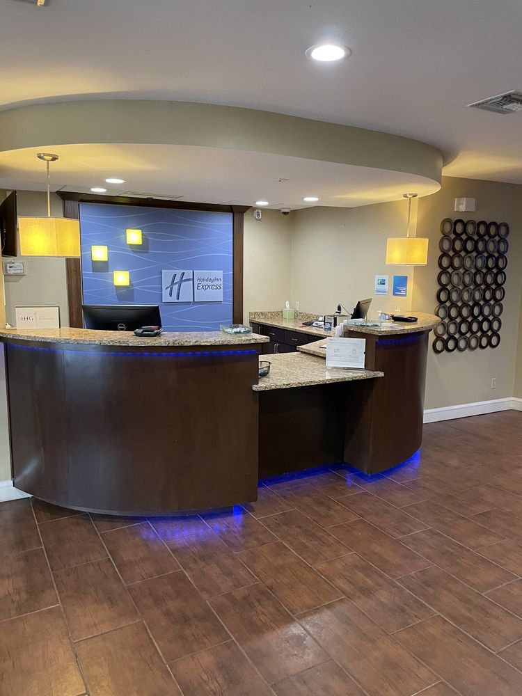 HOLIDAY INN EXPRESS TIFTON Updated September 2024 24 Photos & 22