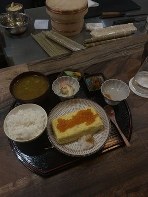 Sushi Beauu by null