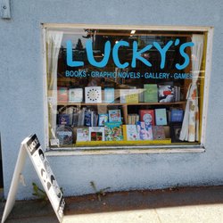 Lucky's Comics - Outside