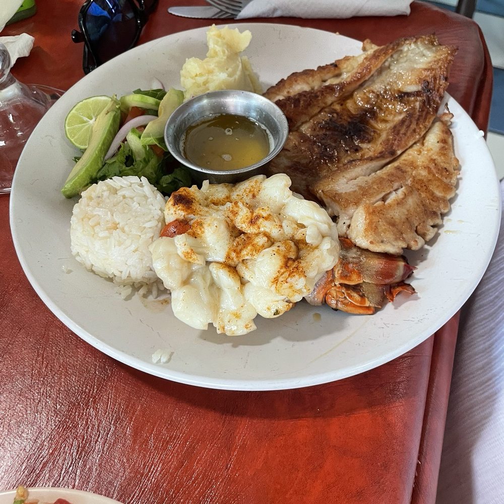 El Pescador - Lobster and Pescado a la plancha - Mexican Near Me - San Lucas, CHP El Pescador - Lobster and Pescado a la plancha - Mexican Near Me - San Lucas, CHP